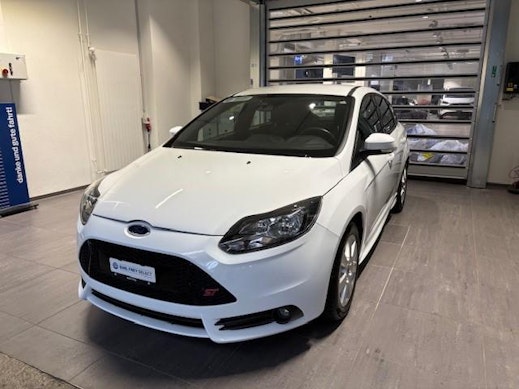 FORD Focus 2.0i EcoB SCTi ST-2 2