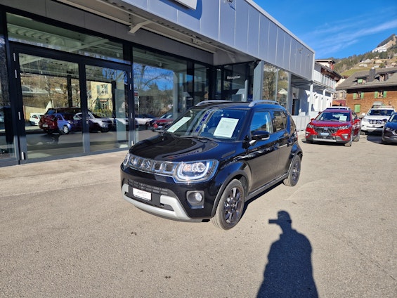 First vehicle image
