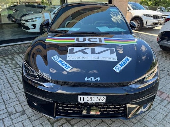 First vehicle image First vehicle image