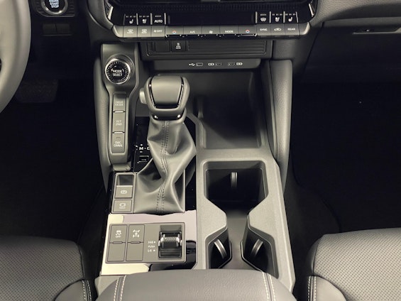 Vehicle image 14 Vehicle image 14