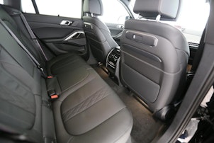 Vehicle image BMW X6 M60i