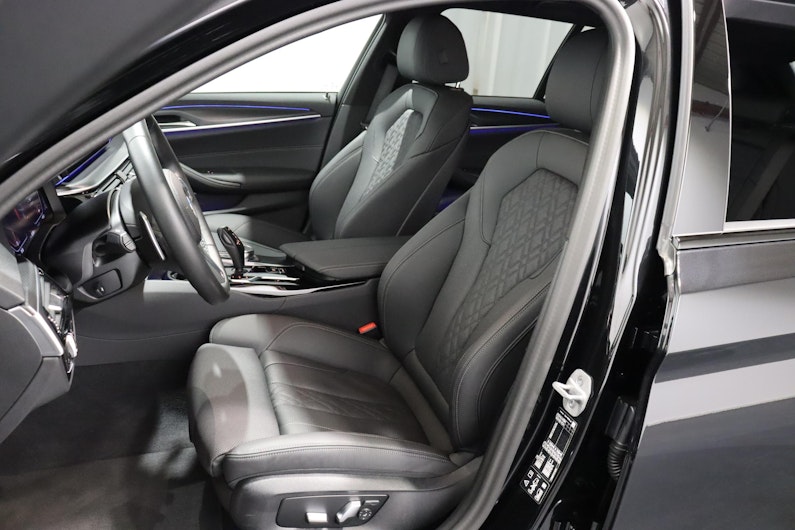 Vehicle image BMW 5 SERIES