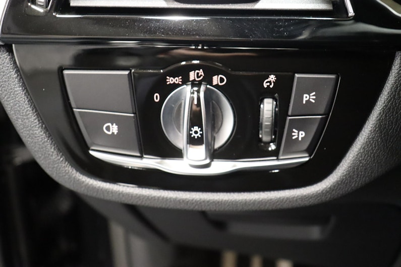 Vehicle image BMW 5 SERIES