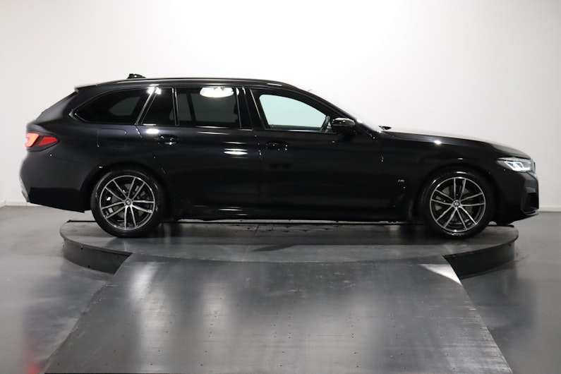 Vehicle image BMW 5 SERIES