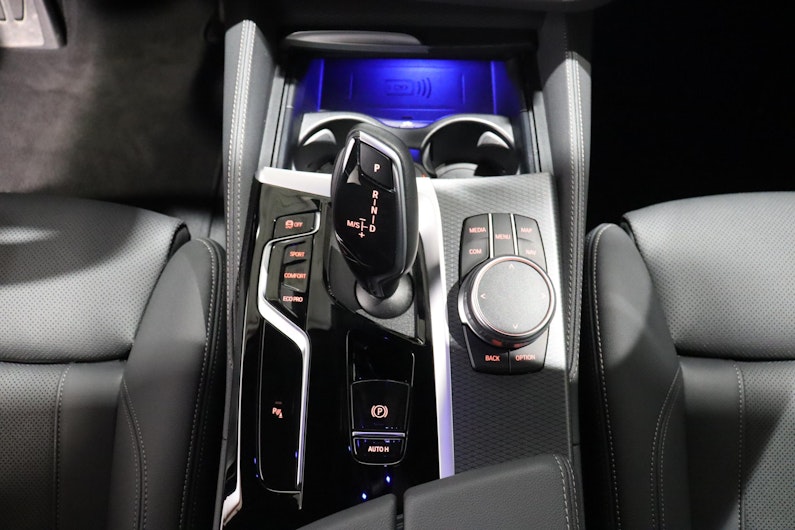 Vehicle image BMW 5 SERIES