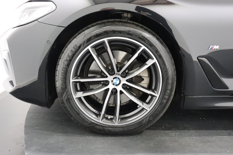 Vehicle image BMW 5 SERIES