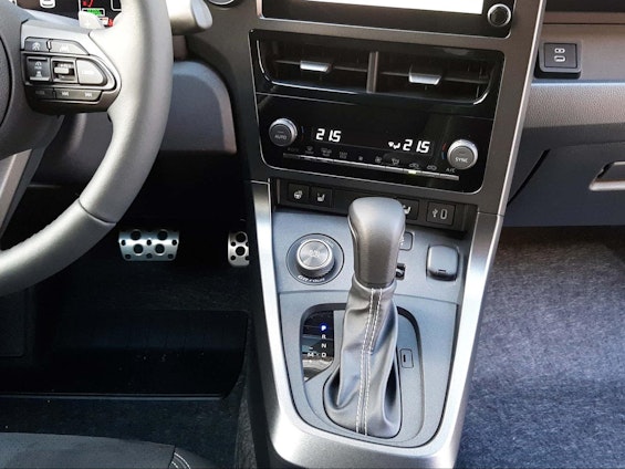 Vehicle image 13 Vehicle image 13