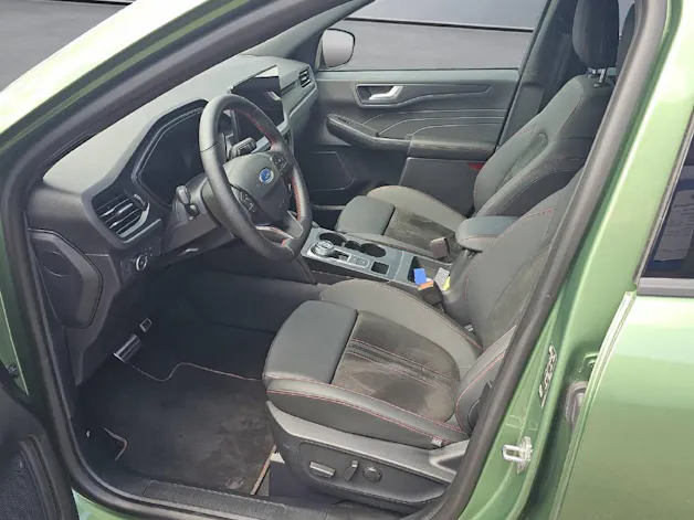 FORD Kuga 2.5 Hybrid ST-Line X 4x4