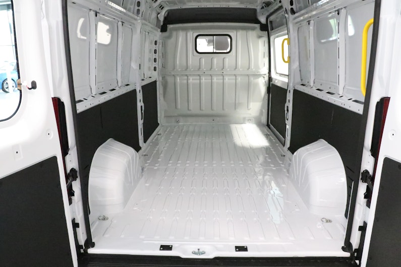 Vehicle image OPEL MOVANO