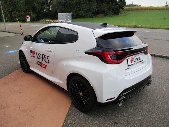 Vehicle image 21