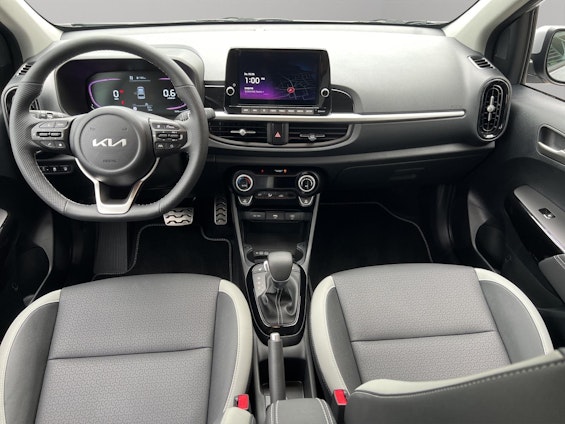 Vehicle image 9 Vehicle image 9