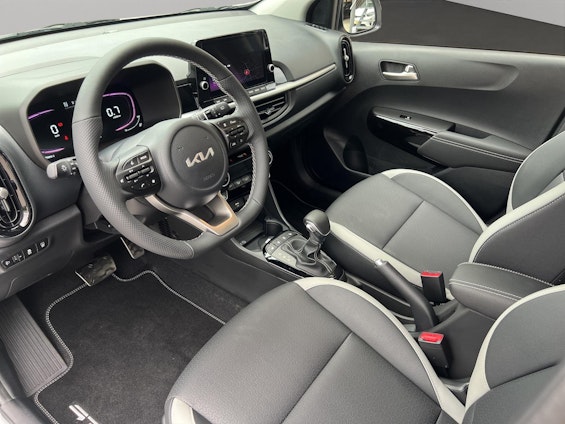 Vehicle image 5 Vehicle image 5