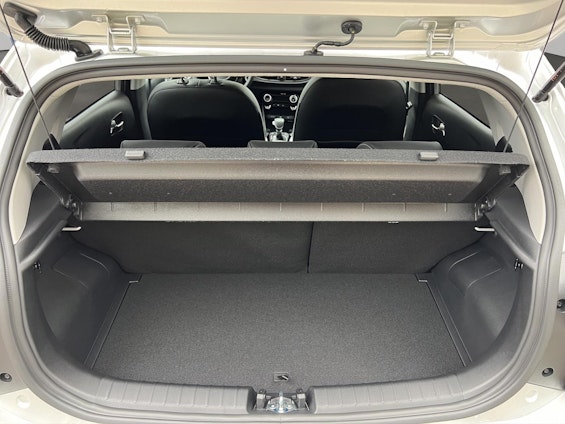 Vehicle image 12 Vehicle image 12