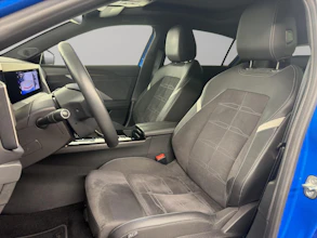 https://vehicle.imgix.net/3671615/477dc3f6-ec44-4bf7-9d68-8d152abc7dc3.jpg