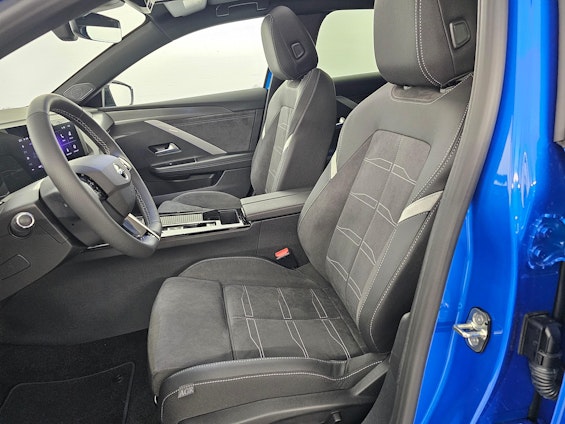 Vehicle image 10 Vehicle image 10