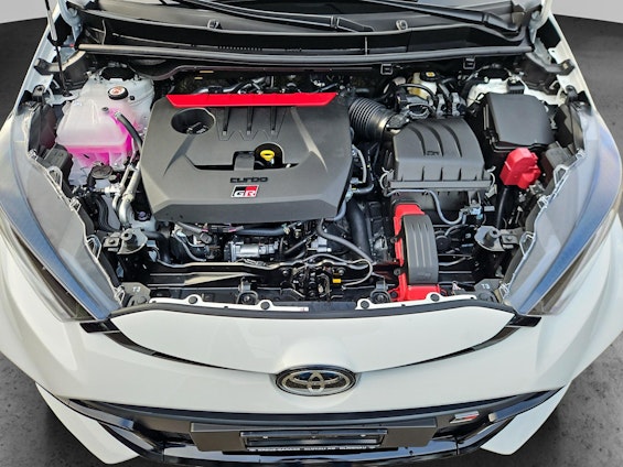 Vehicle image 16 Vehicle image 16