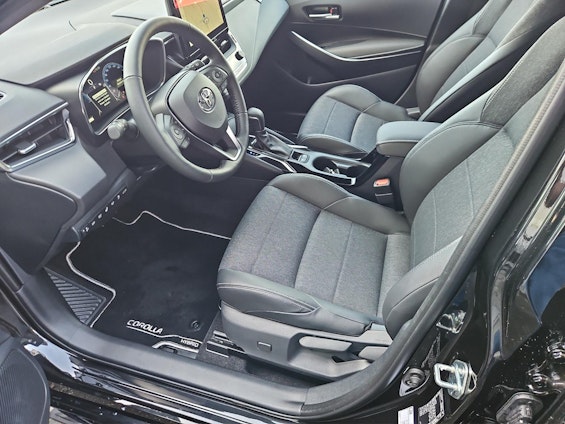 Vehicle image 12 Vehicle image 12