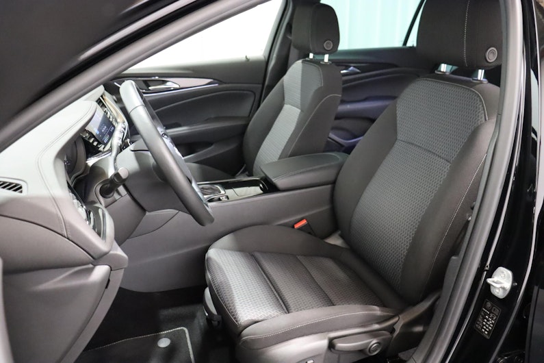 Vehicle image OPEL INSIGNIA