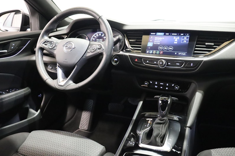 Vehicle image OPEL INSIGNIA