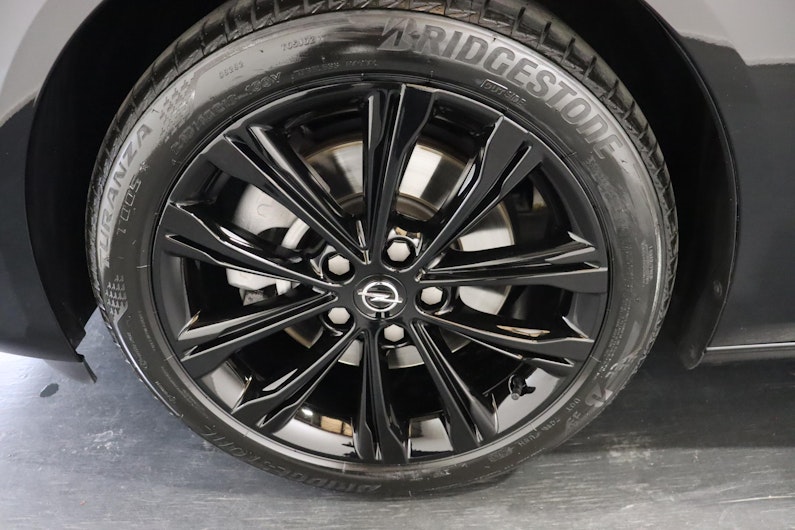 Vehicle image OPEL INSIGNIA