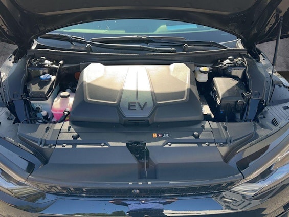 Vehicle image 17 Vehicle image 17