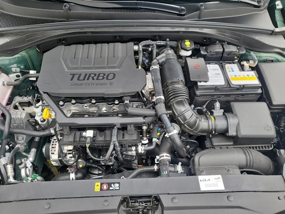 Vehicle image 17 Vehicle image 17