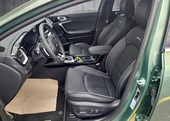 Vehicle image 8 Vehicle image 8