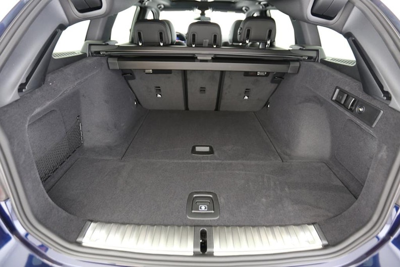 Vehicle image BMW 3 SERIES