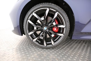 Vehicle image BMW 330i xDrive Touring