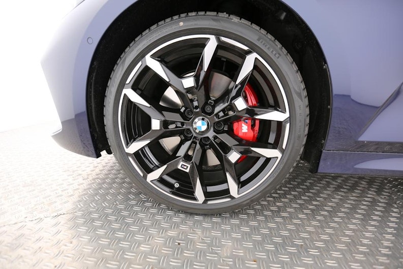 Vehicle image BMW 3 SERIES