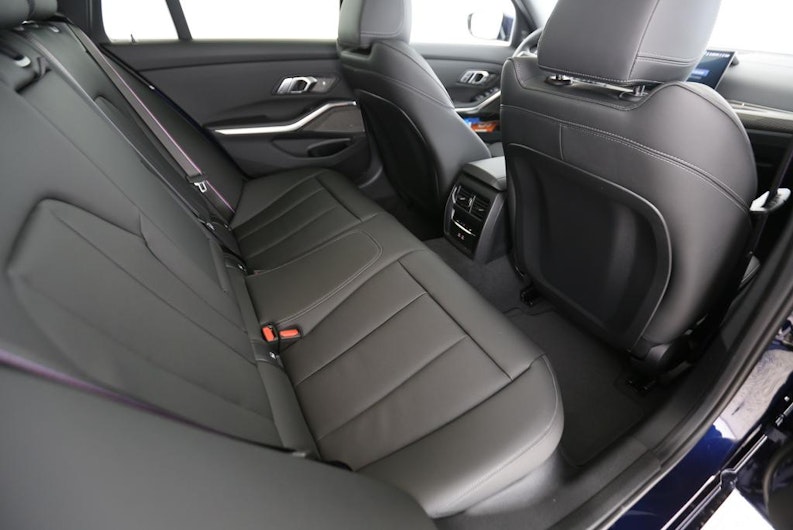 Vehicle image BMW 3 SERIES