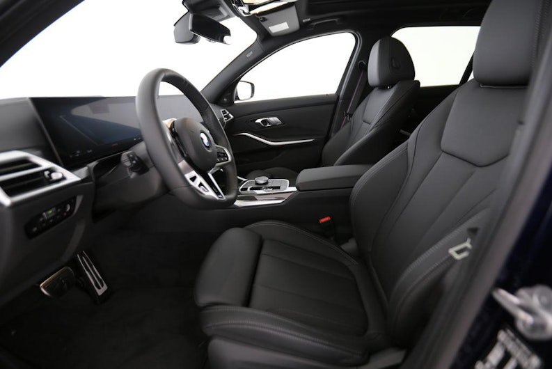 Vehicle image BMW 3 SERIES