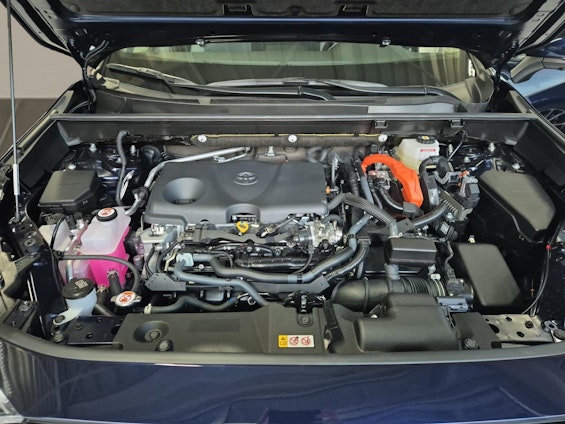 Vehicle image 15