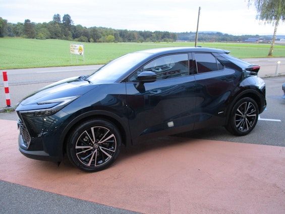 Vehicle image 30