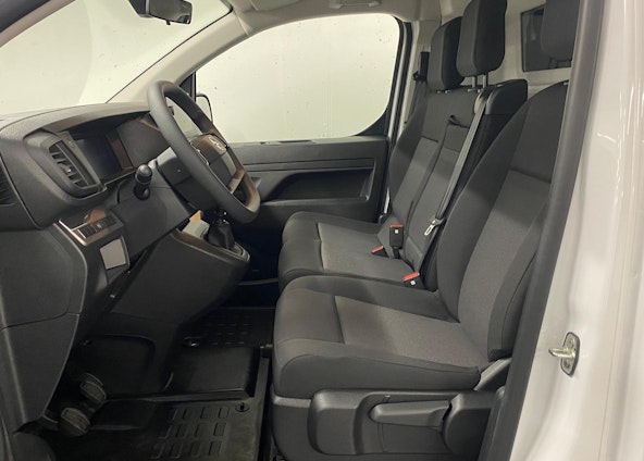 Vehicle image 5 Vehicle image 5