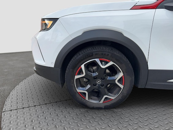 Vehicle image 24