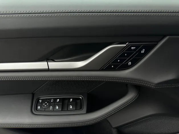 Porsche Taycan 4S Cross Turismo
