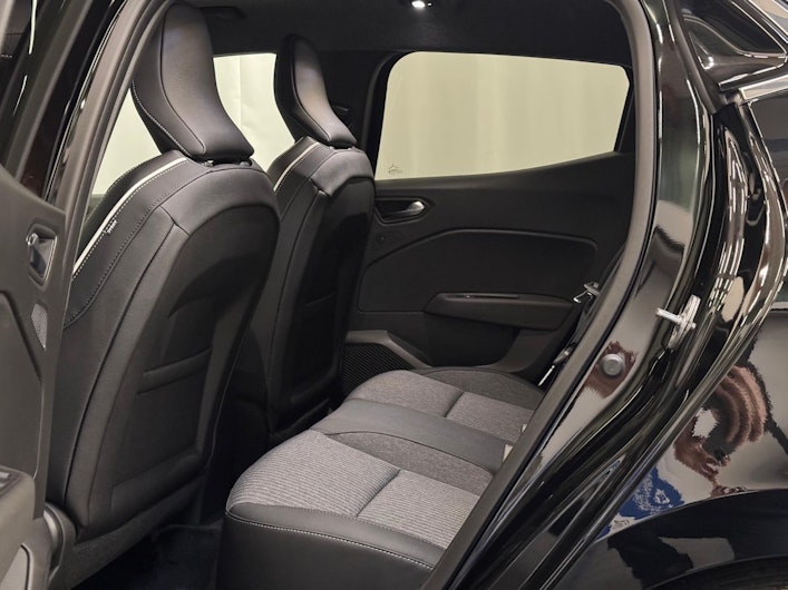 Vehicle image MITSUBISHI COLT