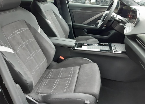 Vehicle image 6 Vehicle image 6