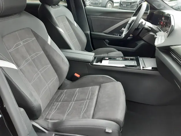 Opel Astra Sports Tourer 1.2 T 130 Swiss Plus