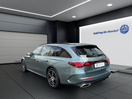 MERCEDES-BENZ E 220 d AMG Line Kombi 3