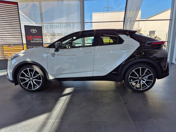 Vehicle image 10