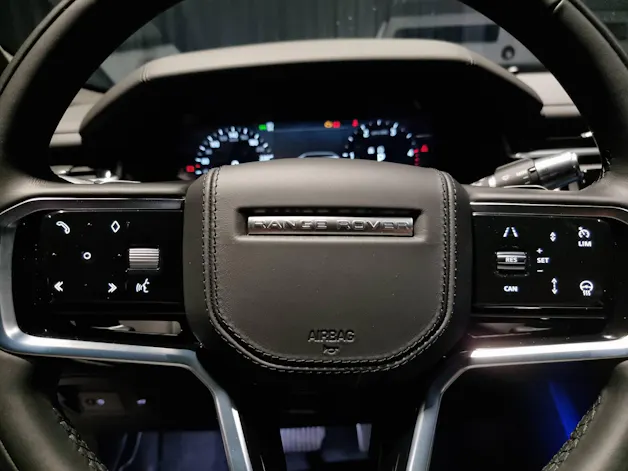 Land Rover Range Rover Velar 3.0 D I6 300 R-Dynamic HSE