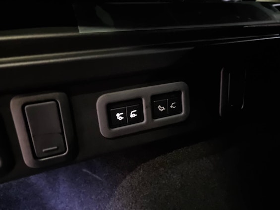 Vehicle image 4 Vehicle image 4