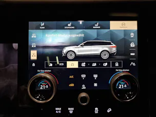 Land Rover Range Rover Velar 3.0 D I6 300 R-Dynamic HSE