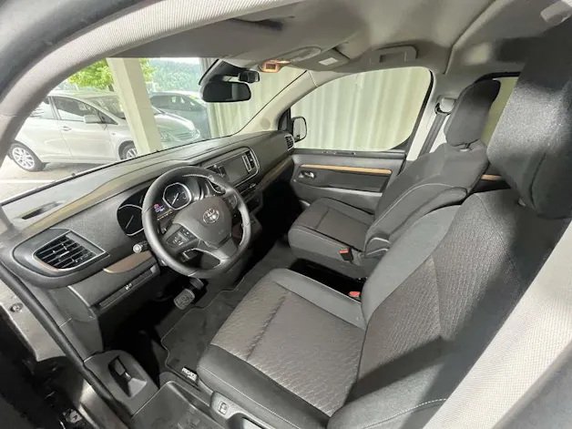 Toyota PROACE Verso L2 2.0 D Trend