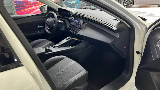 Peugeot 308 SW 1.5 BlueHDi Allure Pack CH-Fahrzeug