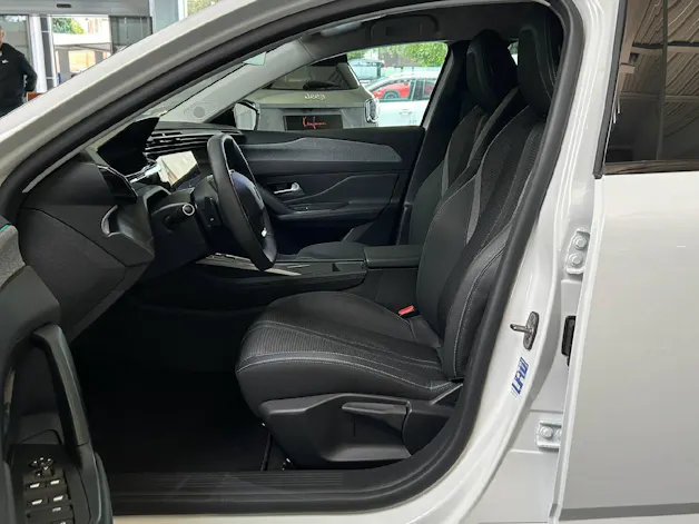 Peugeot 308 SW 1.5 BlueHDi Allure Pack CH-Fahrzeug