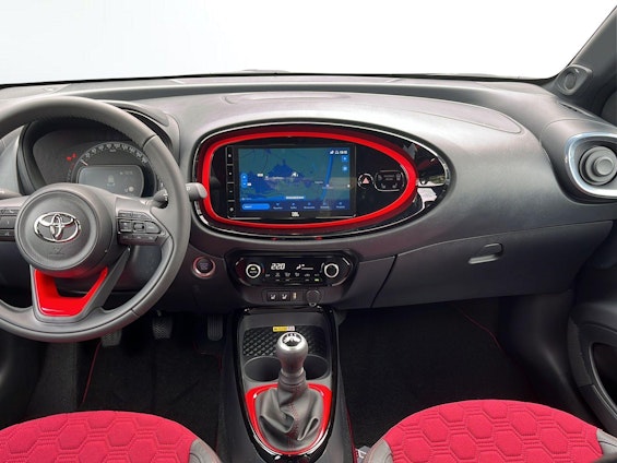 Vehicle image 9 Vehicle image 9