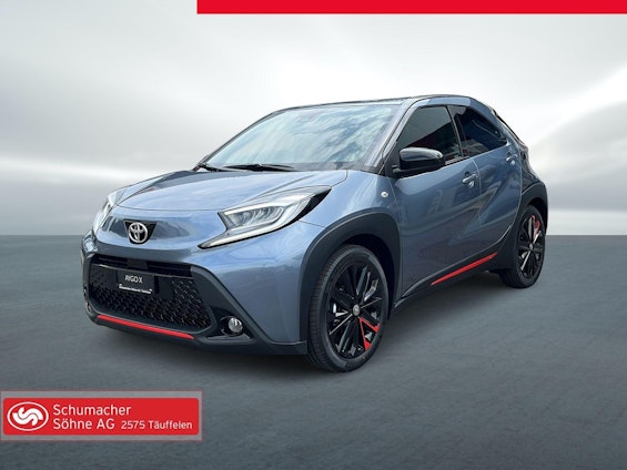 Vehicle image 11